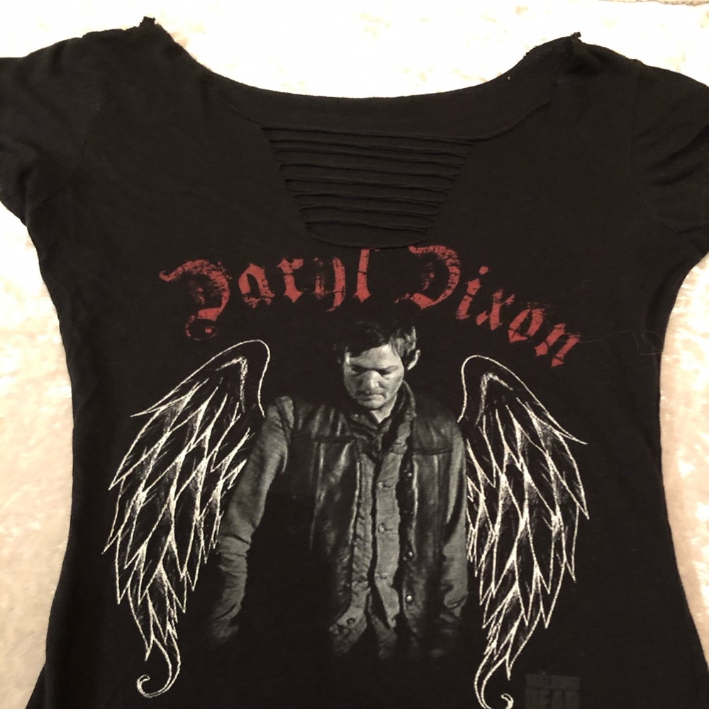 Daryl Dixon tee size small
